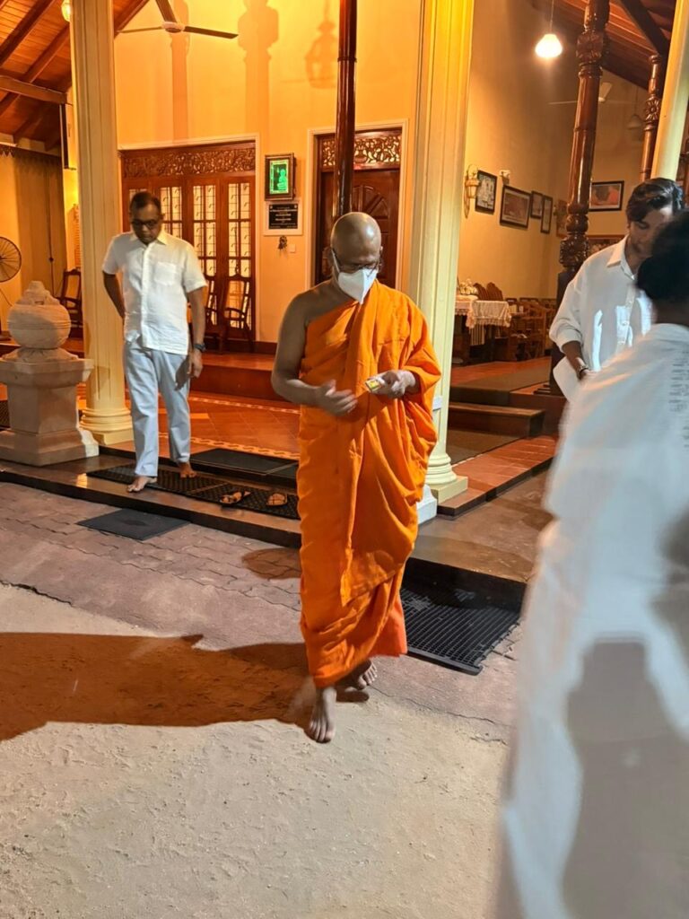 2000e74c-72ca-4ed5-9b6f-86035279abe2